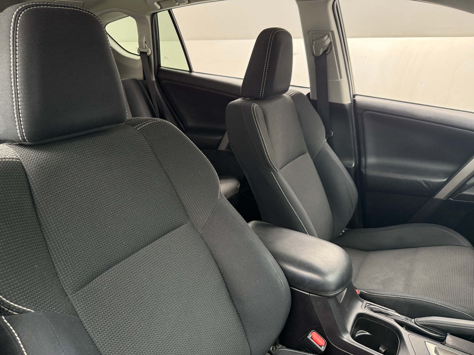 Thumbnail: 2016 Toyota RAV4 - 2