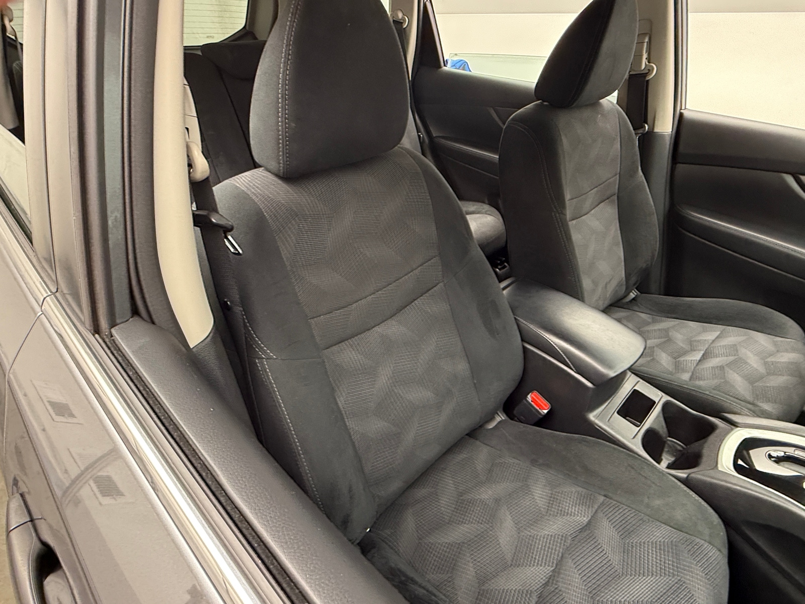 Thumbnail: 2016 Nissan Rogue - 2