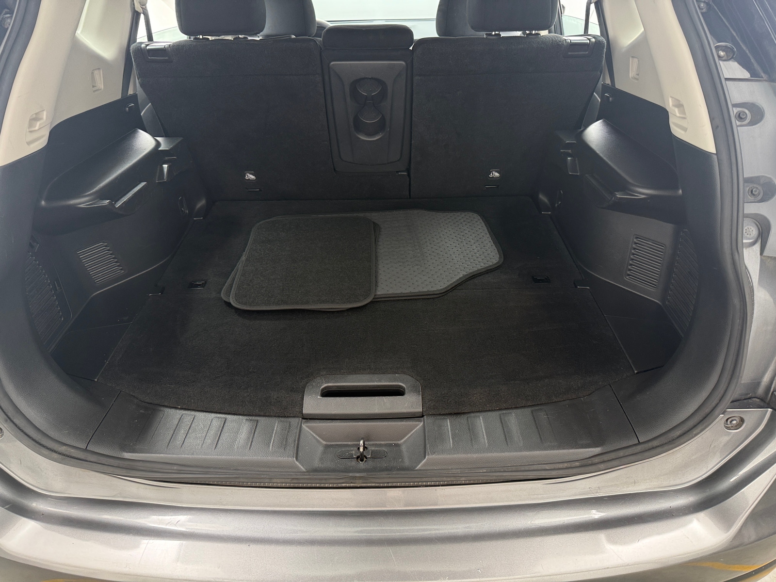Thumbnail: 2016 Nissan Rogue - 7