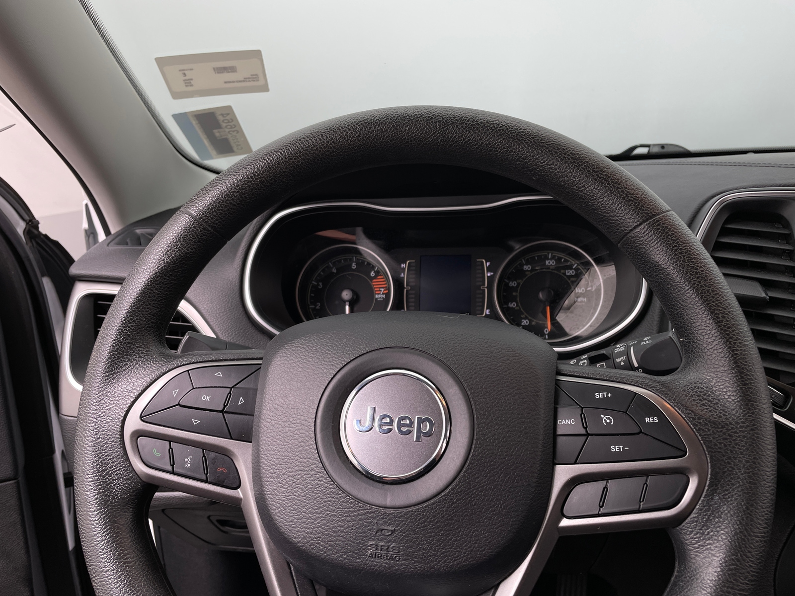 Thumbnail: 2019 Jeep Cherokee - 5
