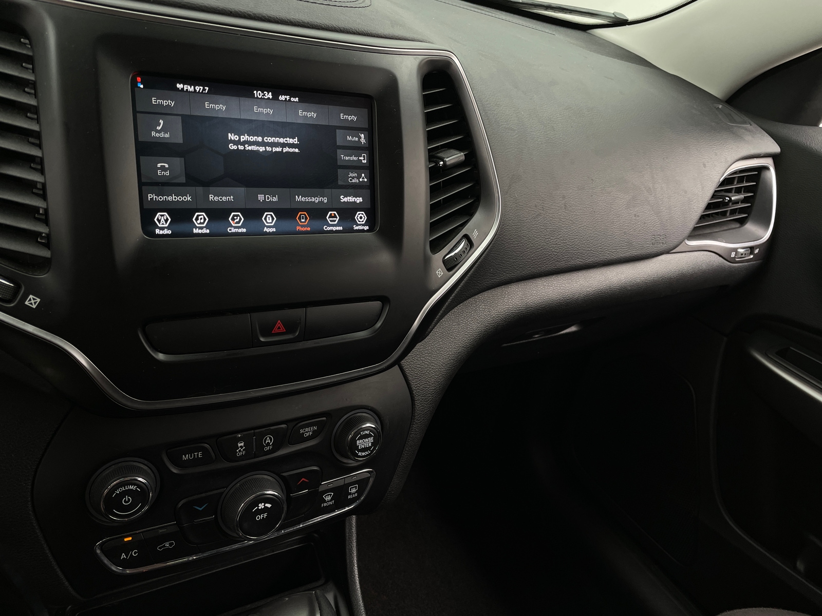 Thumbnail: 2019 Jeep Cherokee - 4