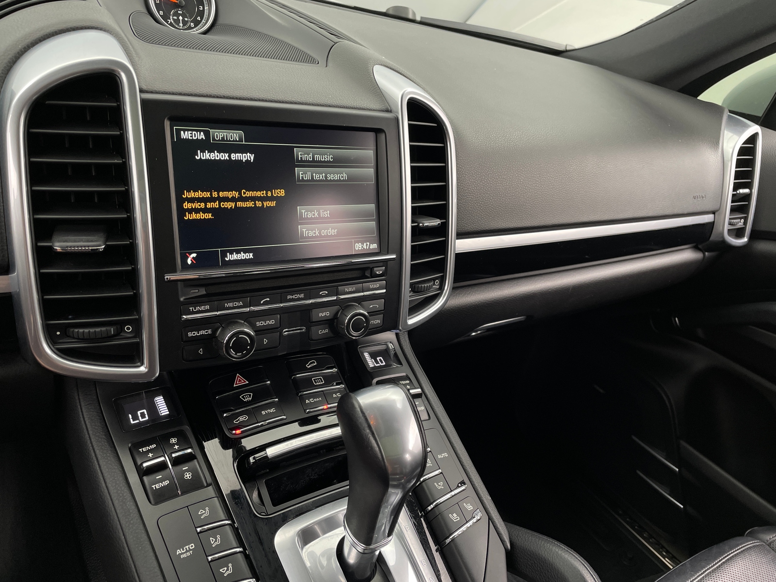 Thumbnail: 2016 Porsche Cayenne - 3