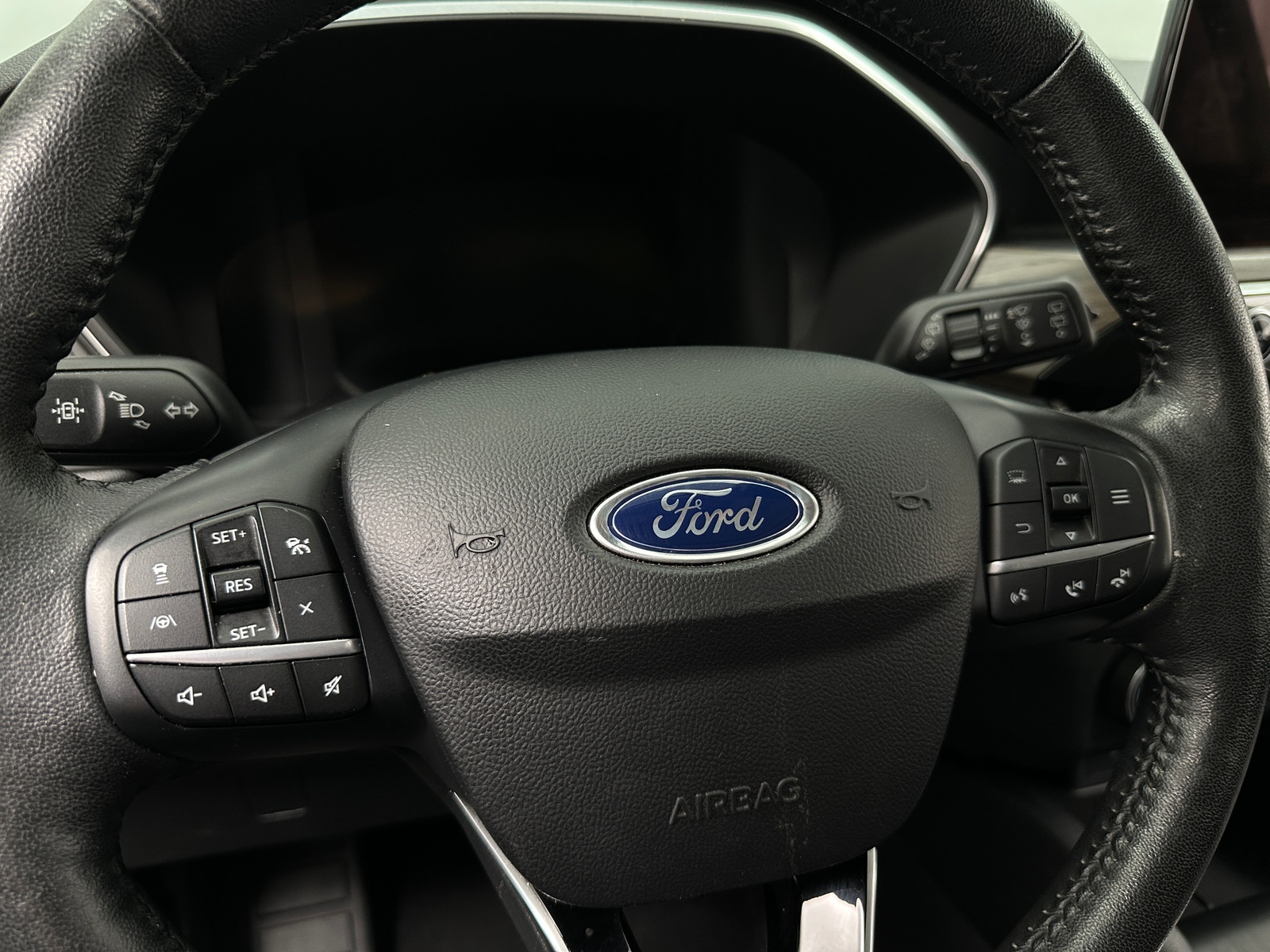 Thumbnail: 2020 Ford Escape - 4