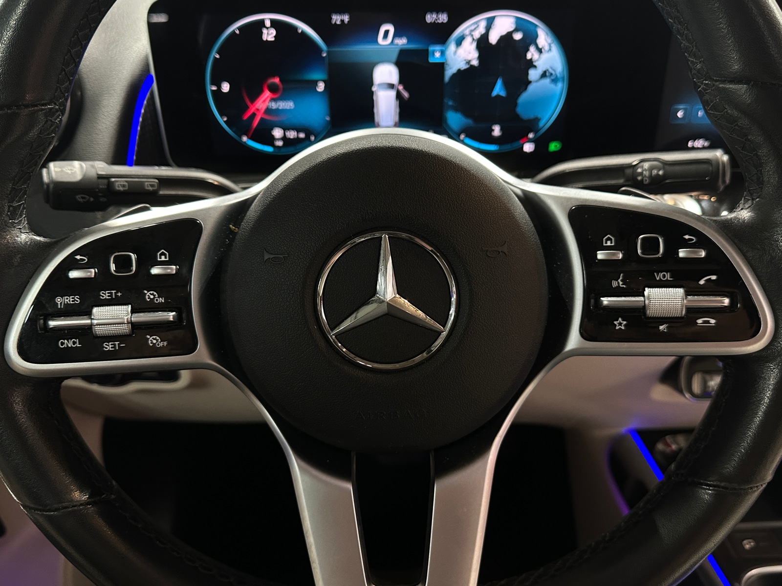 Thumbnail: 2020 Mercedes-Benz GLB - 4