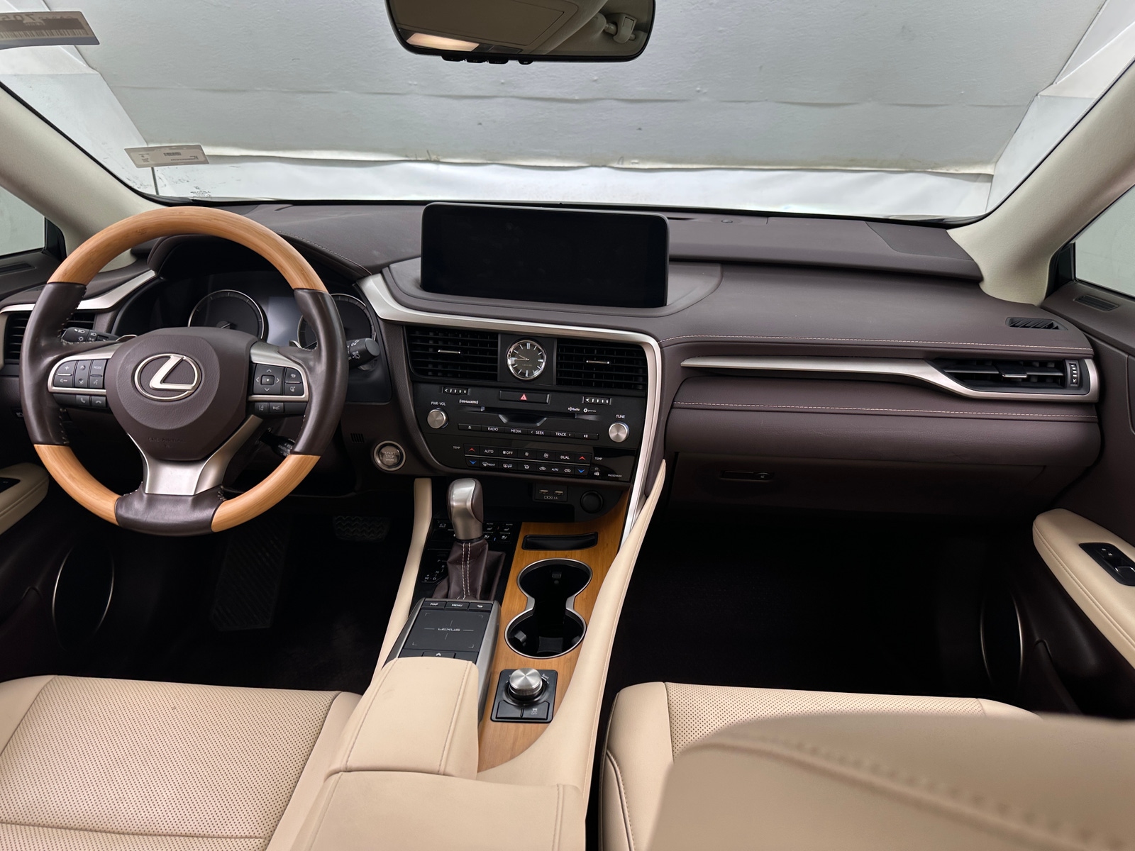Thumbnail: 2020 Lexus RX - 3