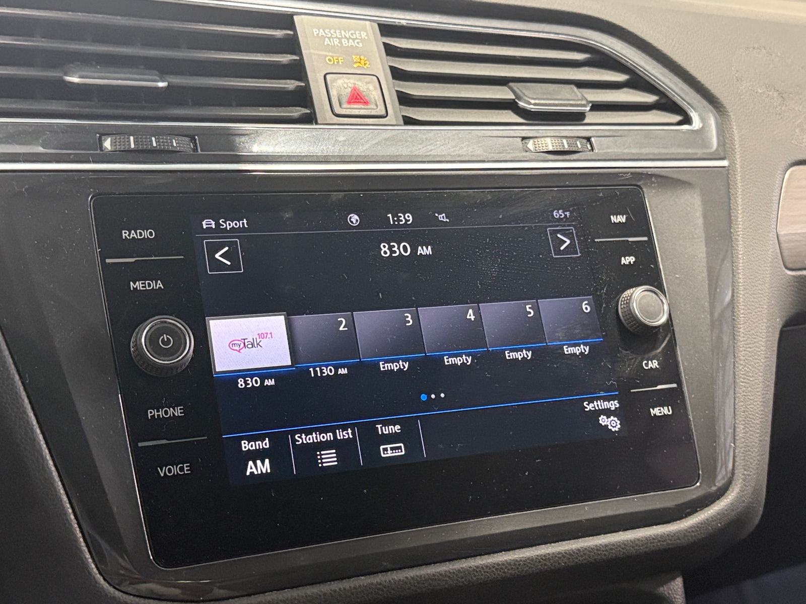 Thumbnail: 2020 Volkswagen Tiguan - 3