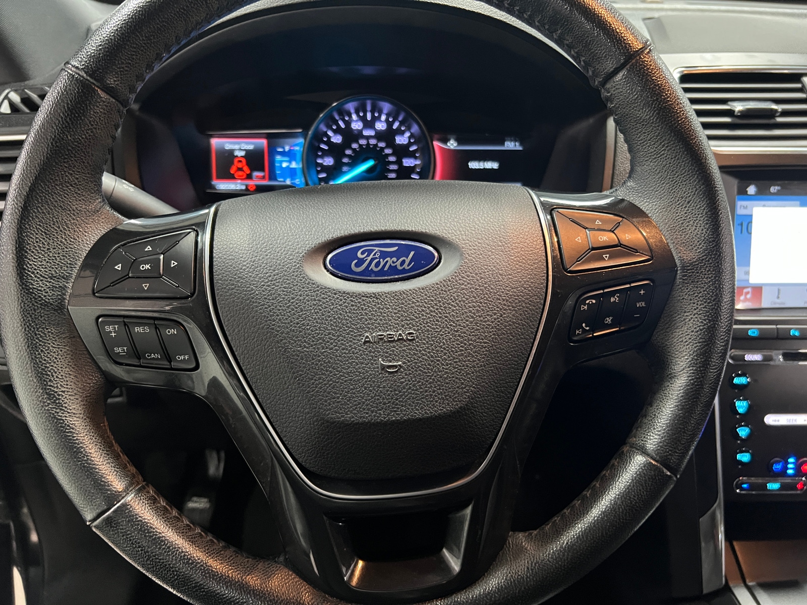 Thumbnail: 2018 Ford Explorer - 4