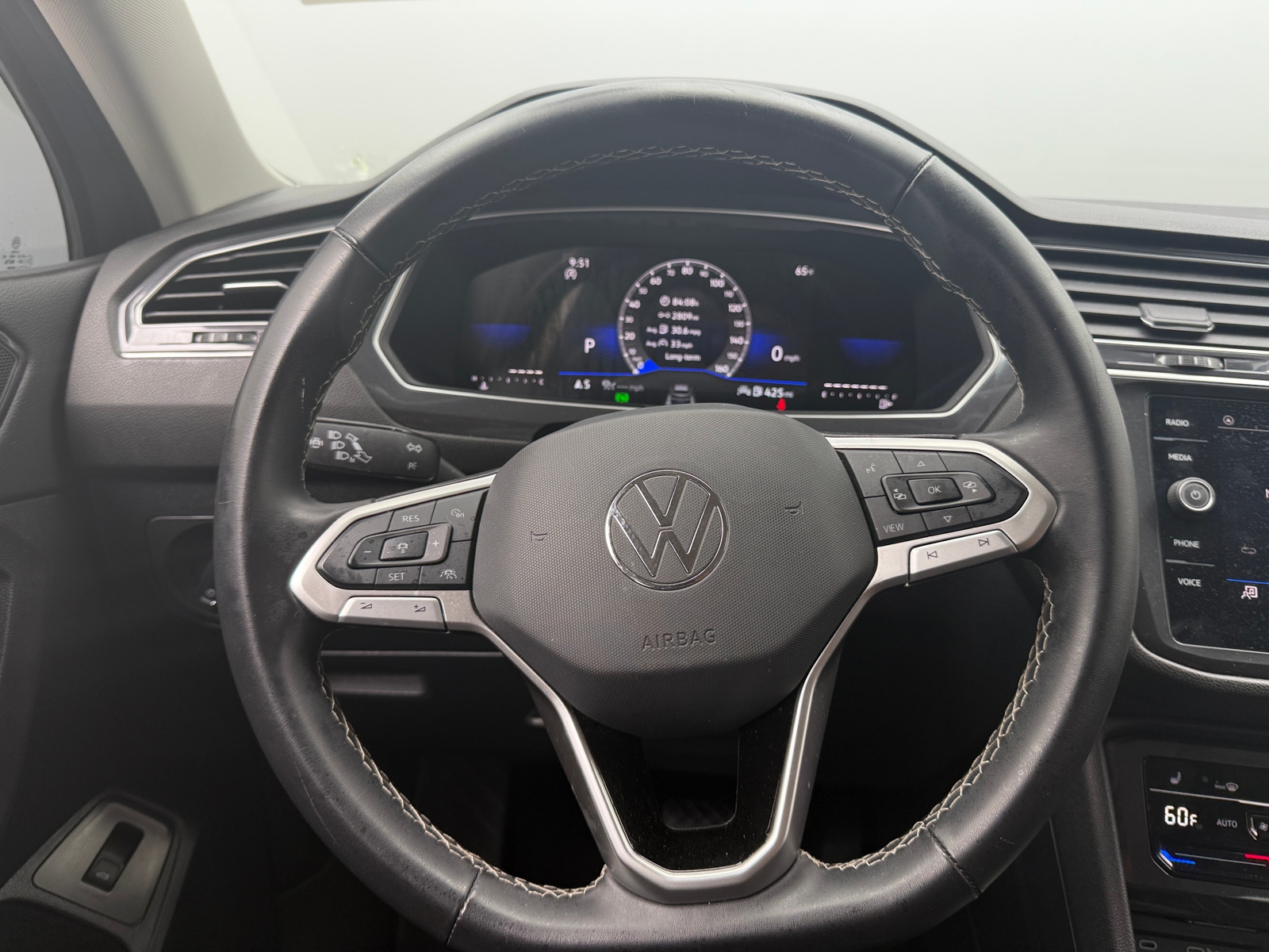 Thumbnail: 2024 Volkswagen Tiguan - 4