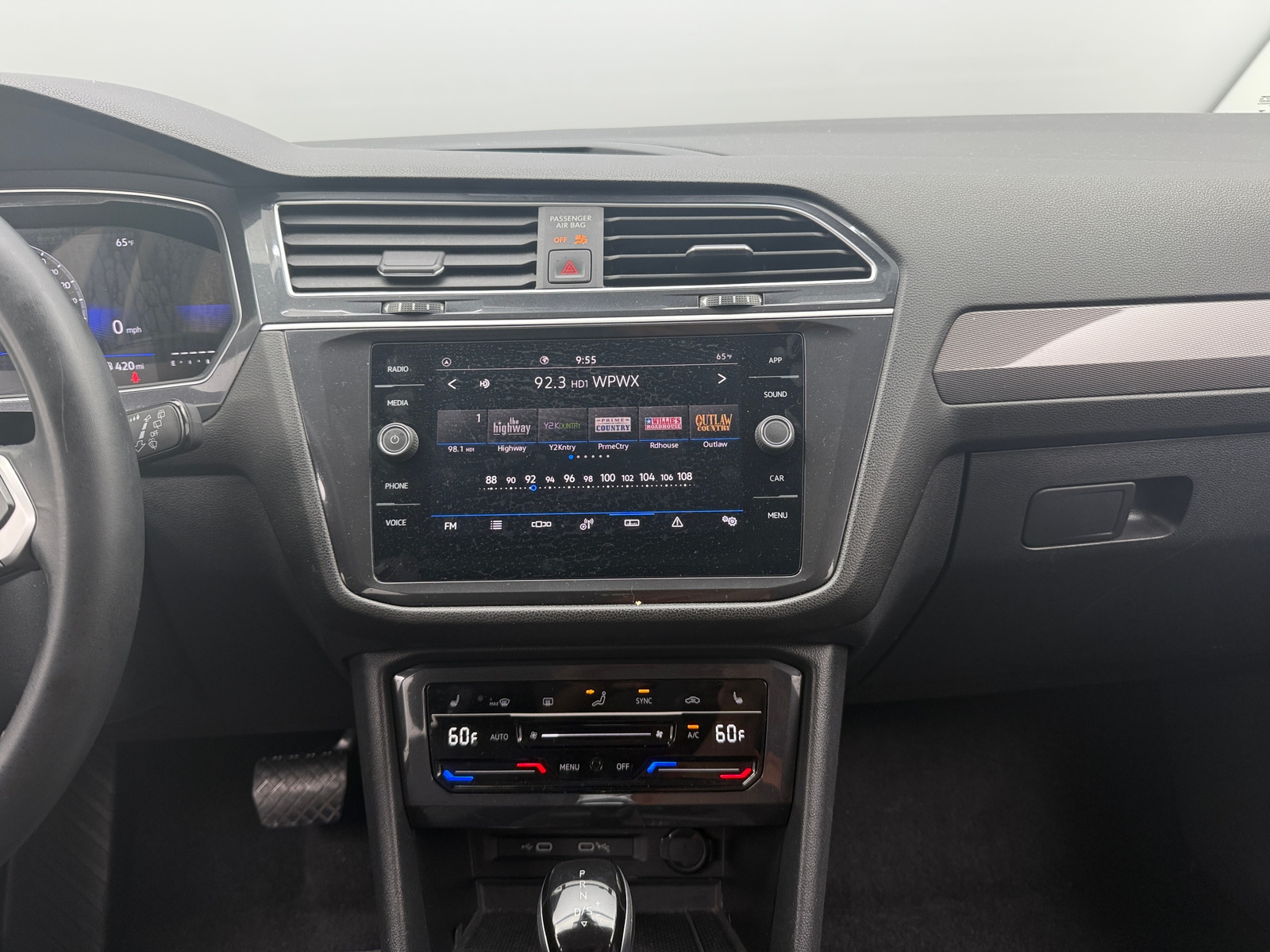 Thumbnail: 2024 Volkswagen Tiguan - 3