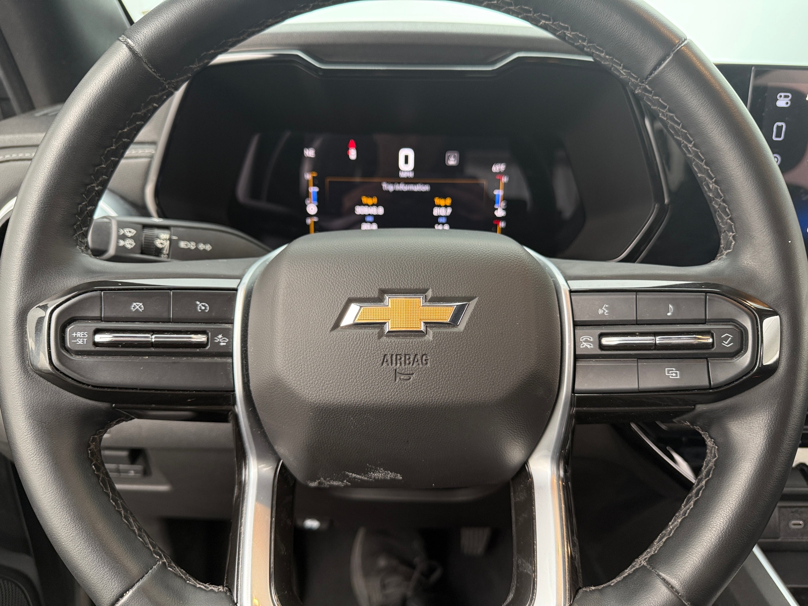 Thumbnail: 2023 Chevrolet Colorado - 5