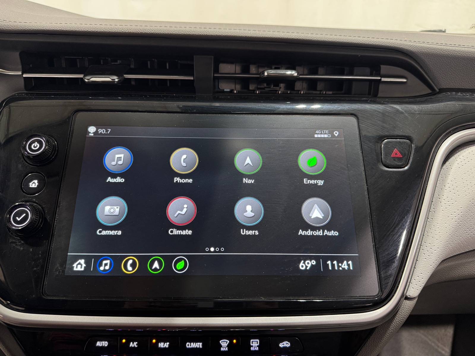 Thumbnail: 2023 Chevrolet Bolt EUV - 3