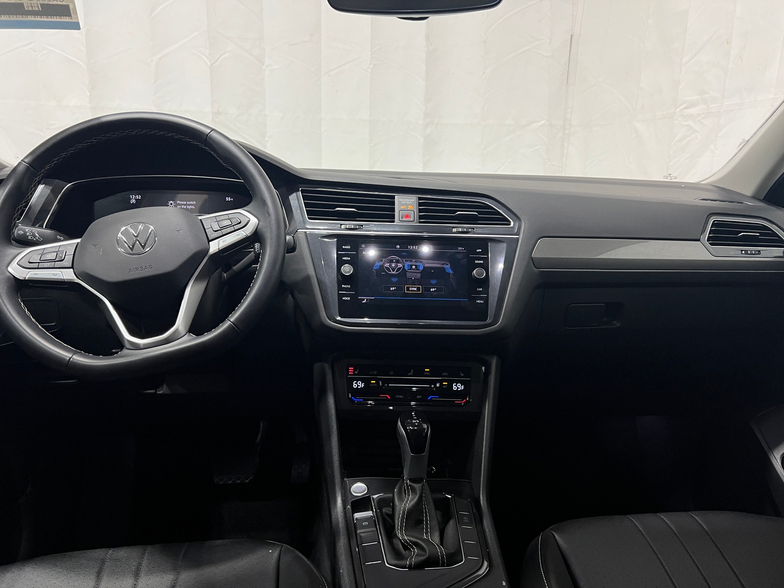 Thumbnail: 2024 Volkswagen Tiguan - 2