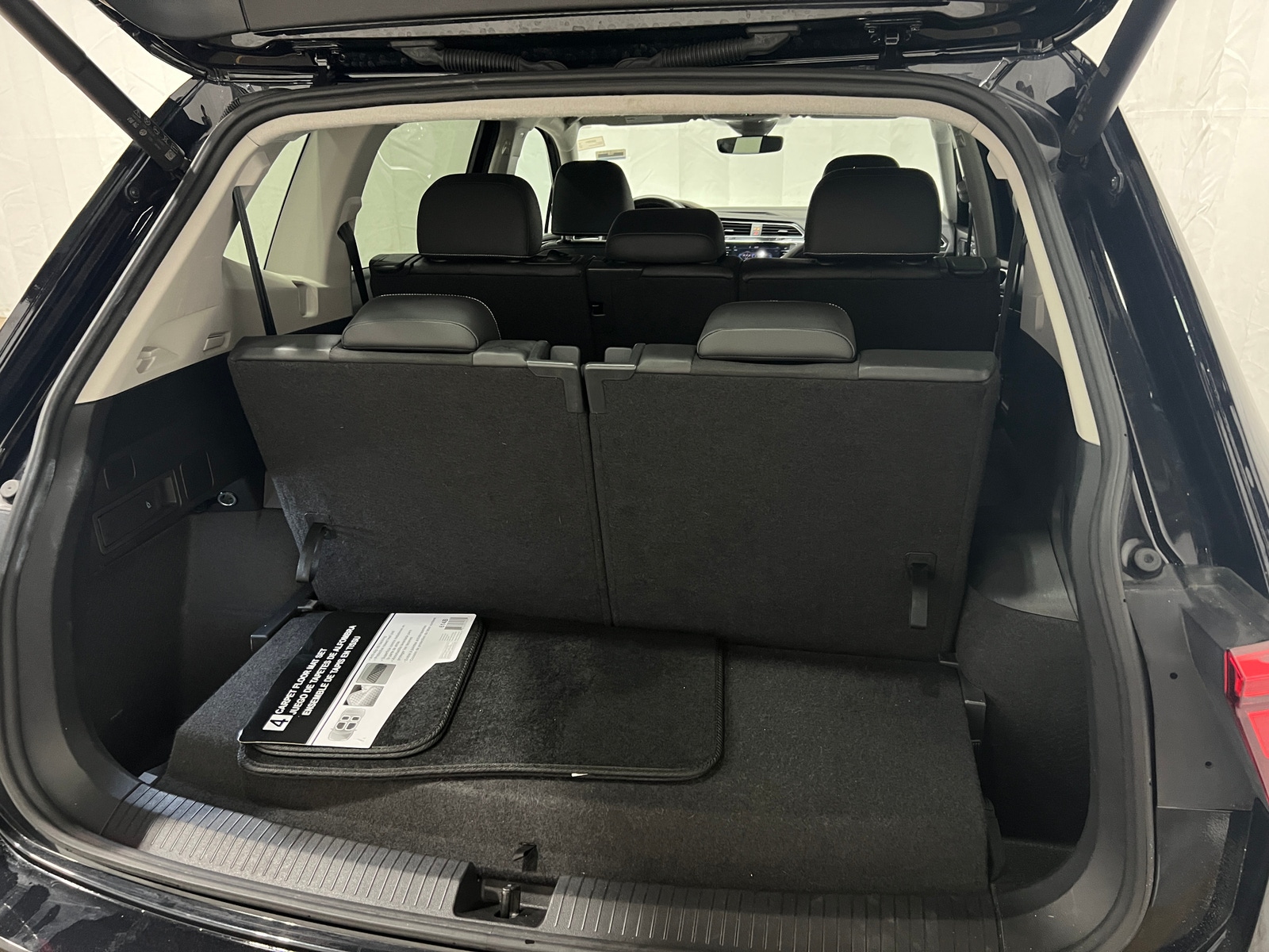 Thumbnail: 2024 Volkswagen Tiguan - 6