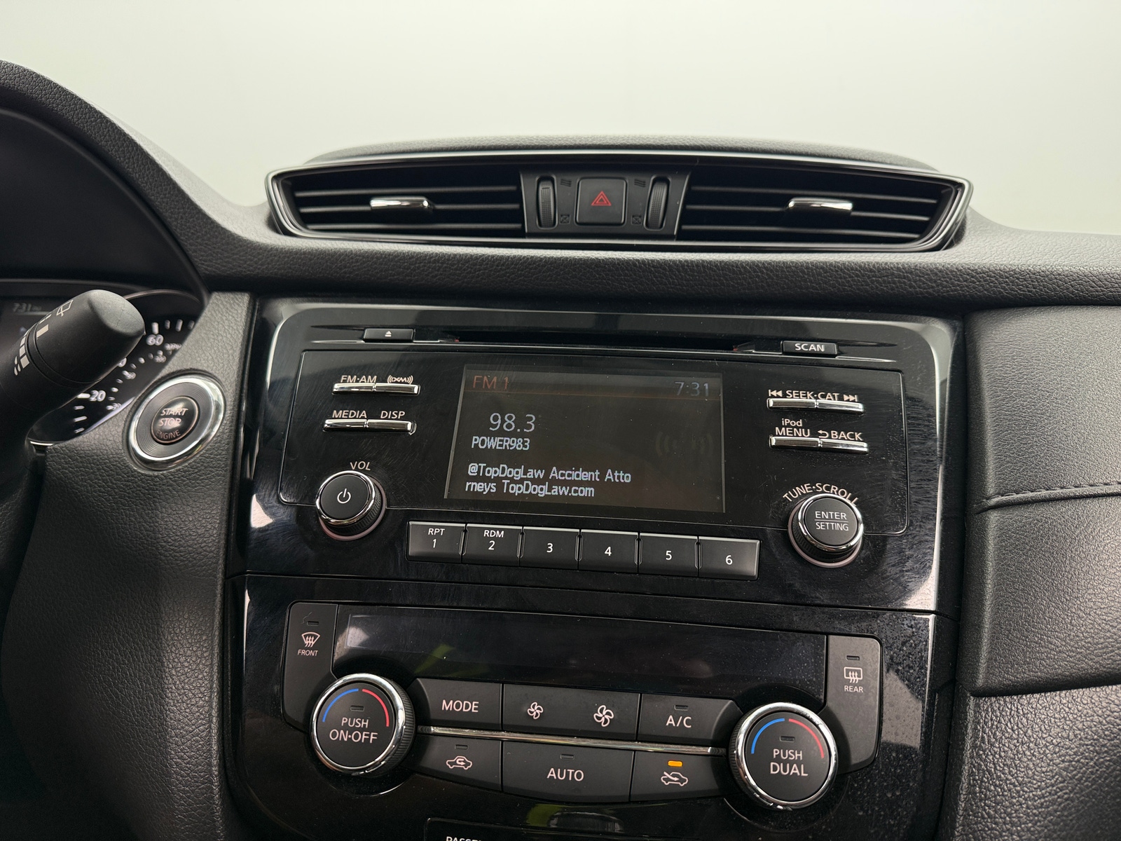 Thumbnail: 2017 Nissan Rogue - 4