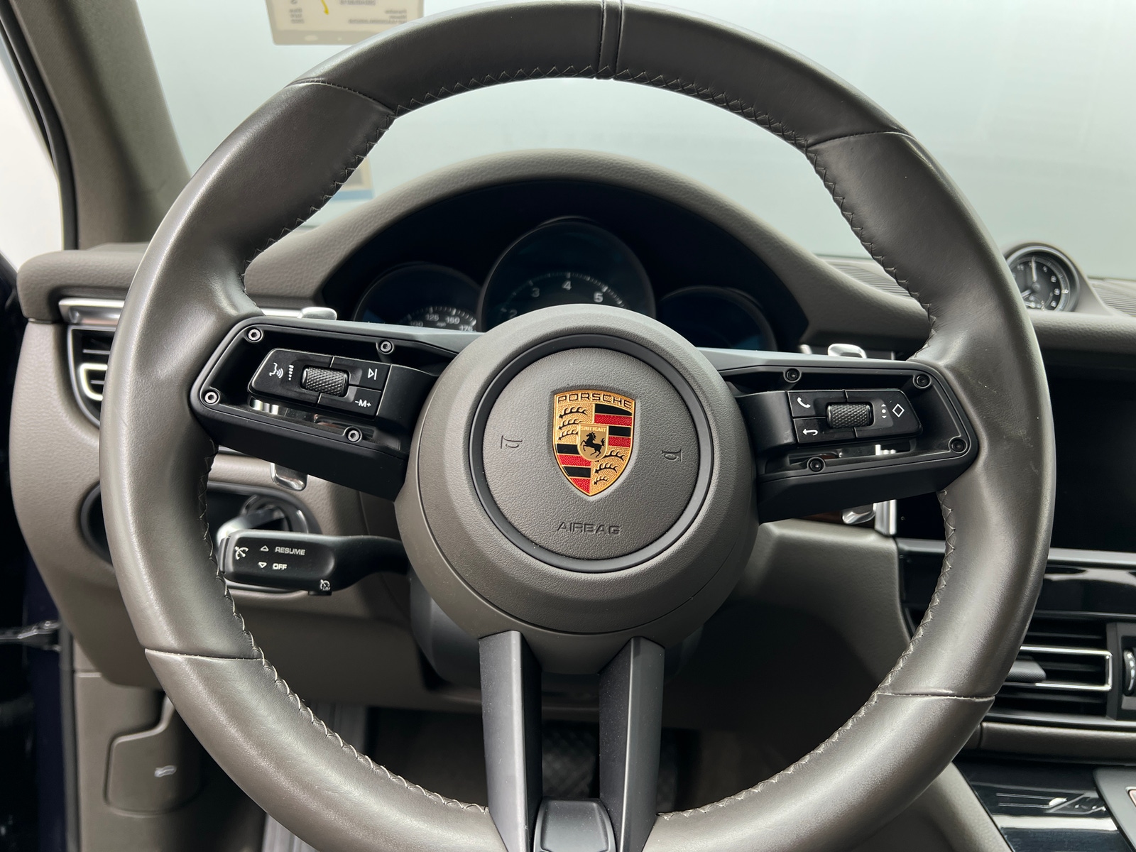 Thumbnail: 2022 Porsche Macan - 4