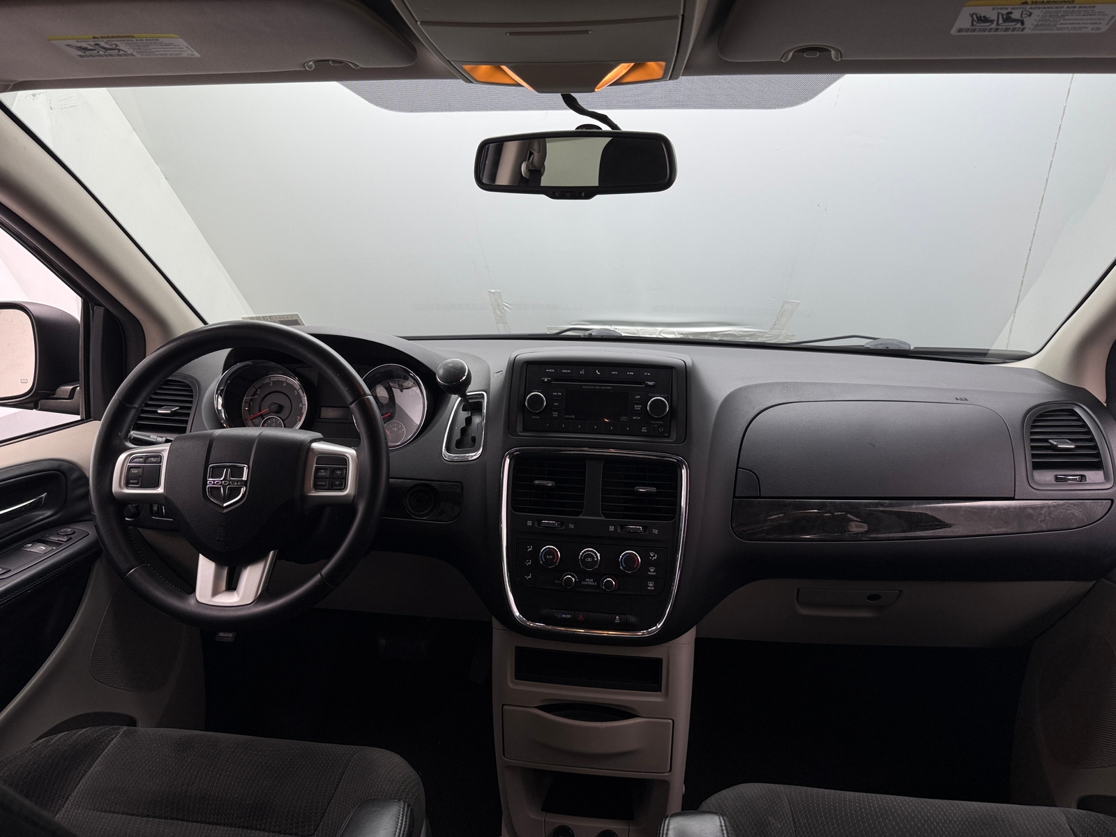 Thumbnail: 2016 Dodge Grand Caravan - 3