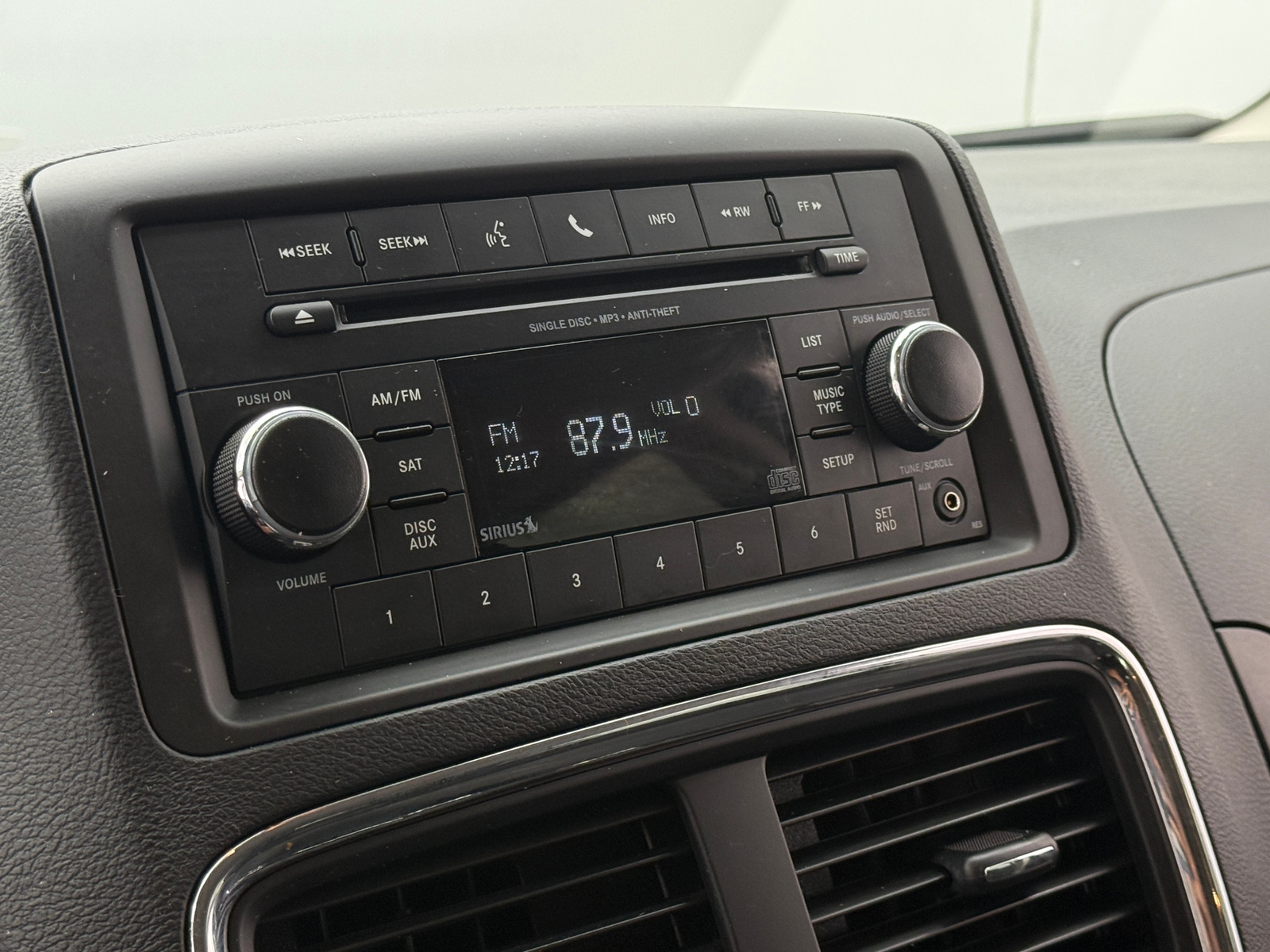 Thumbnail: 2016 Dodge Grand Caravan - 4