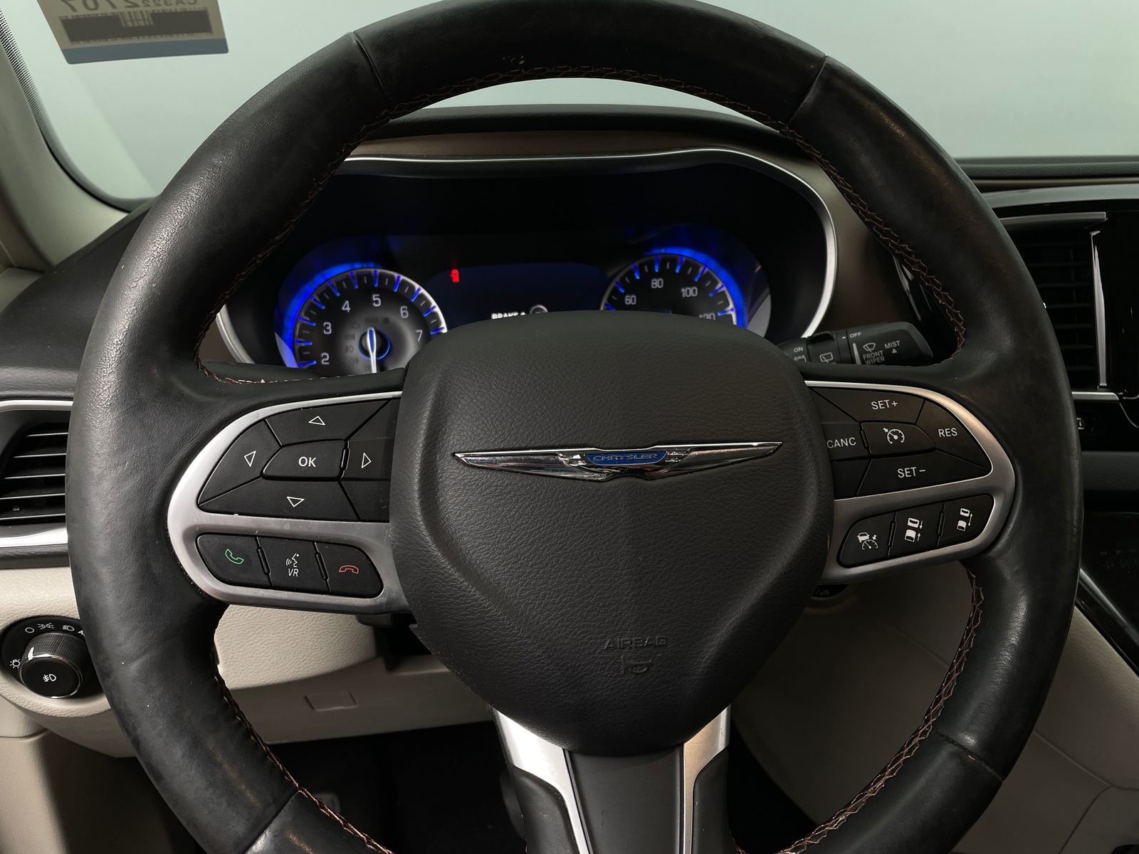 Thumbnail: 2017 Chrysler Pacifica - 4