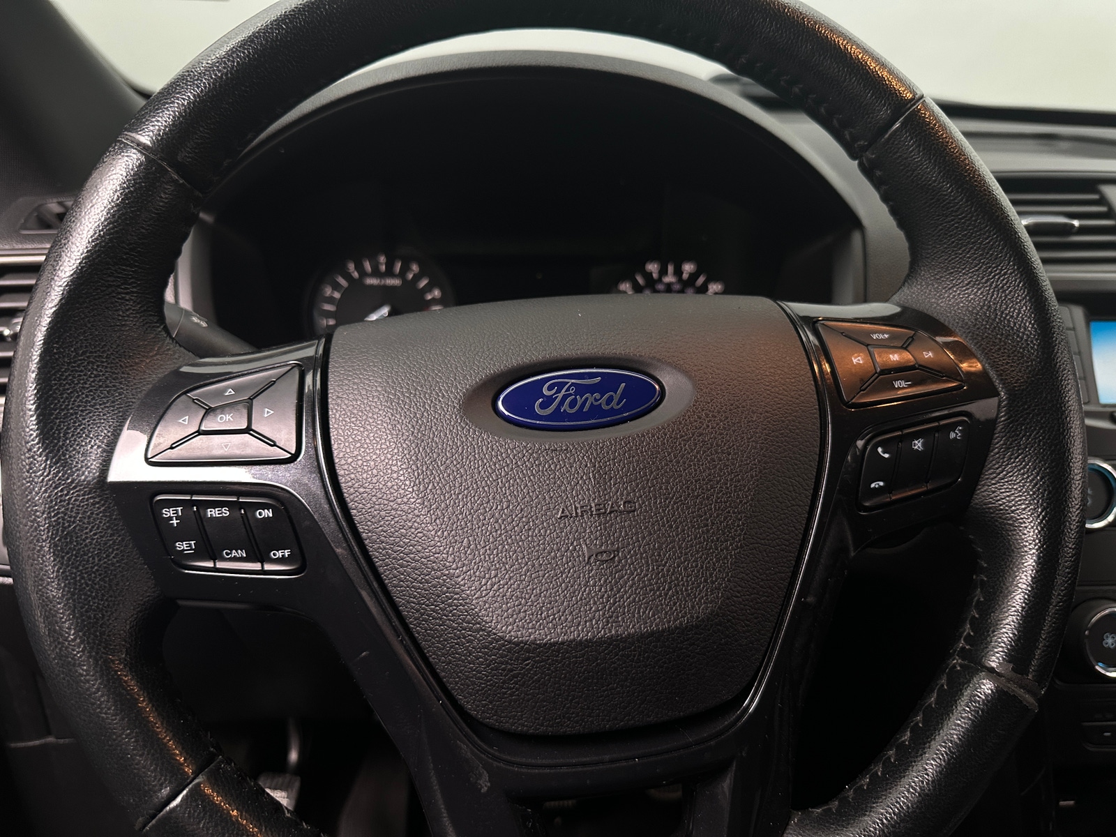 Thumbnail: 2018 Ford Explorer - 5