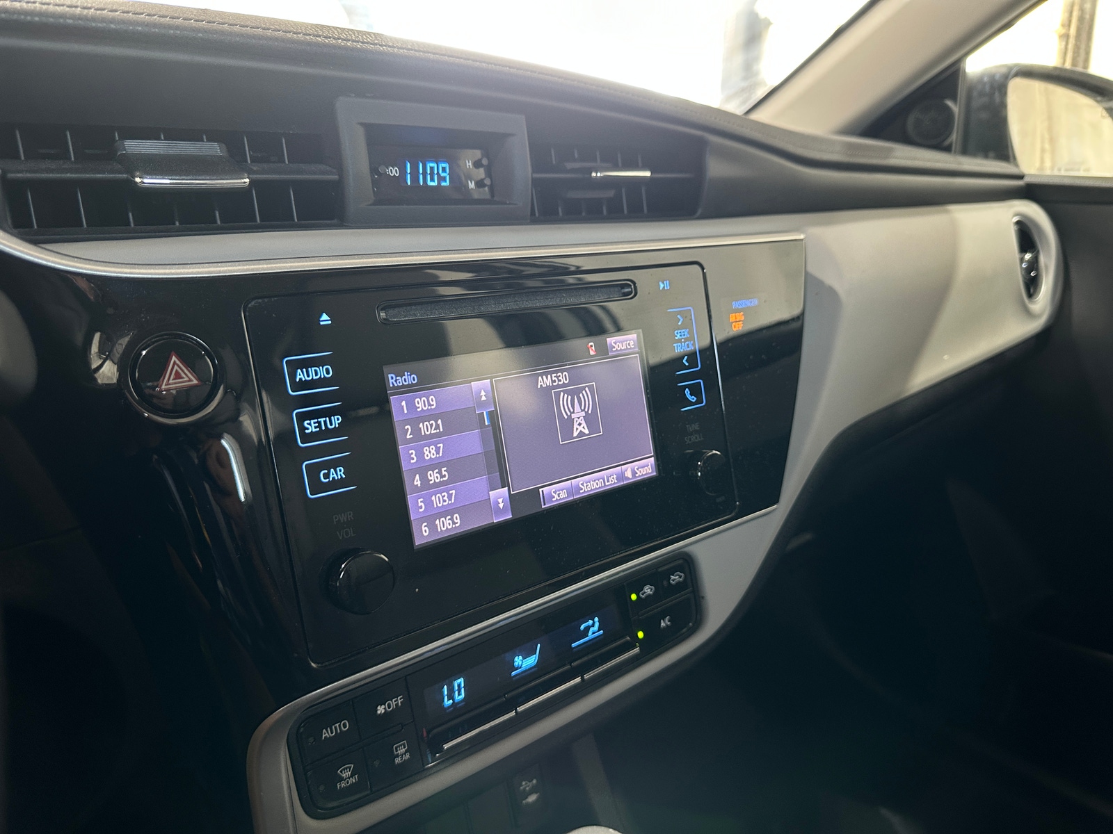 Thumbnail: 2019 Toyota Corolla - 4
