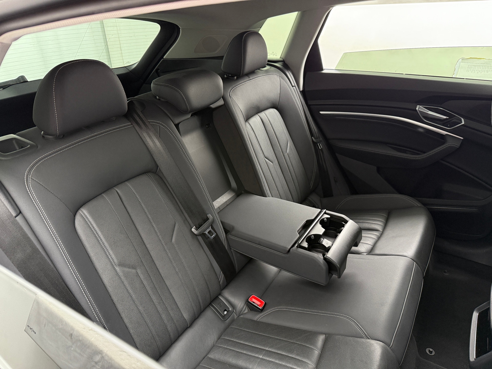 Thumbnail: 2019 Audi e-tron - 5