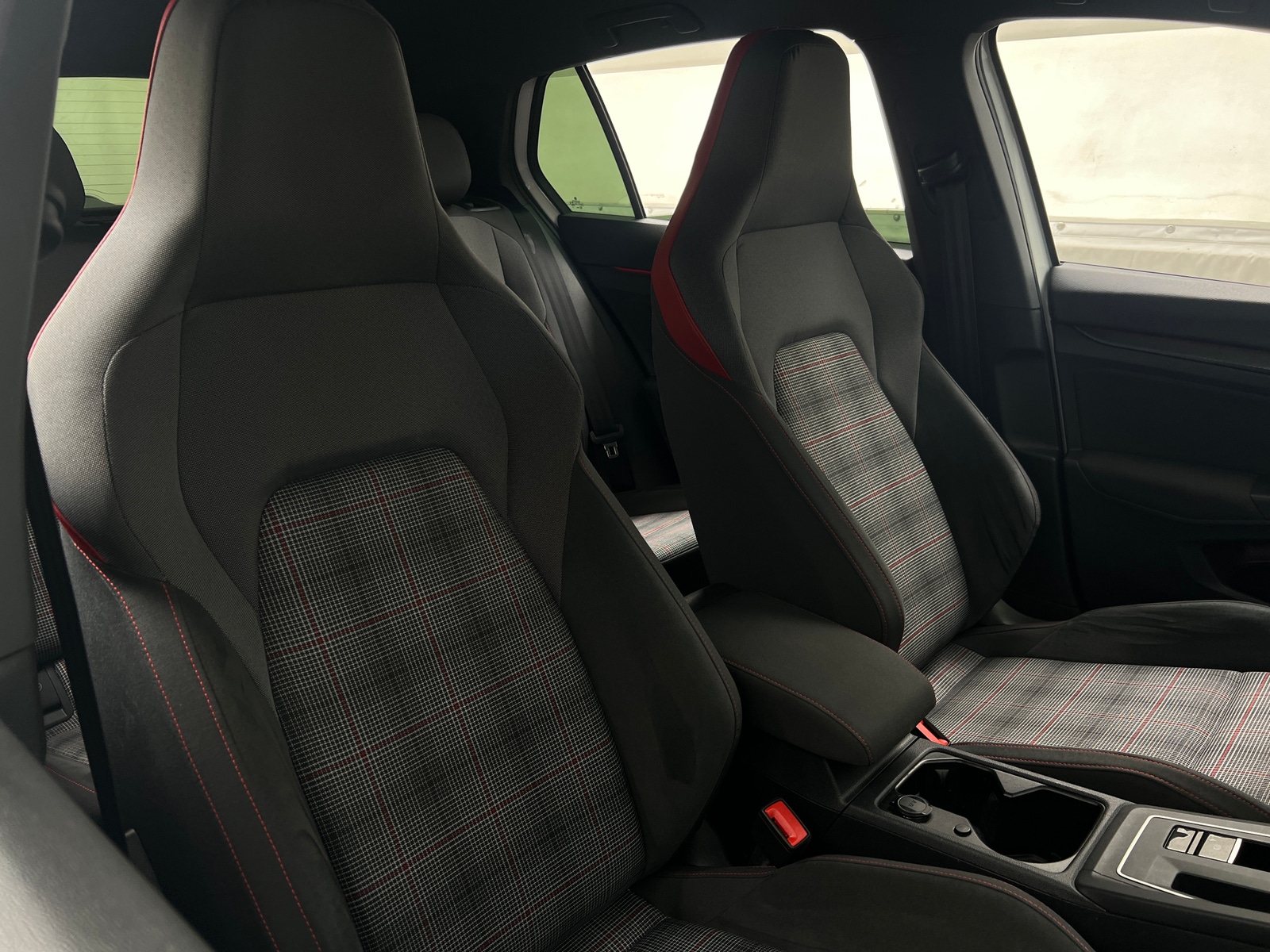 Thumbnail: 2022 Volkswagen Golf - 2