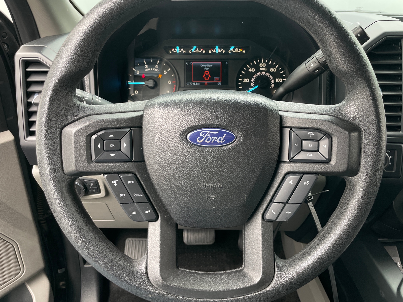 Thumbnail: 2018 Ford Econoline - 5