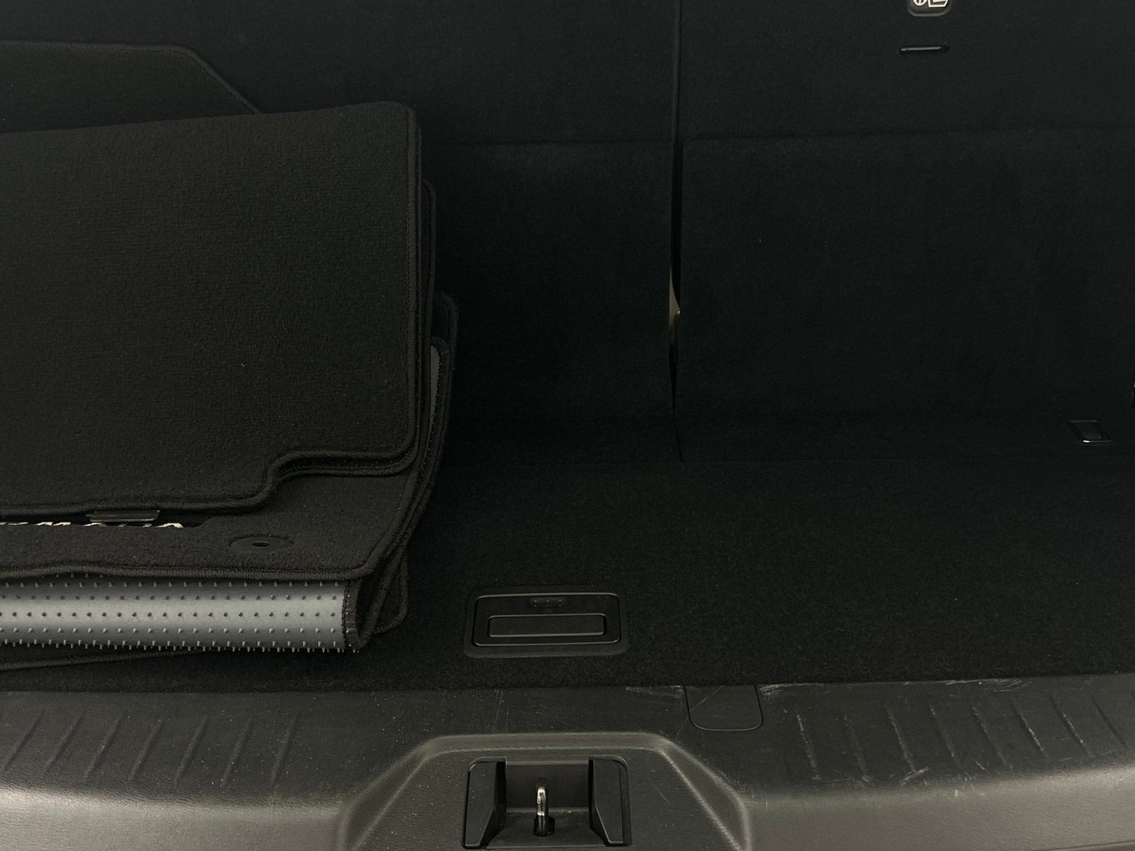 Thumbnail: 2022 Nissan Armada - 6