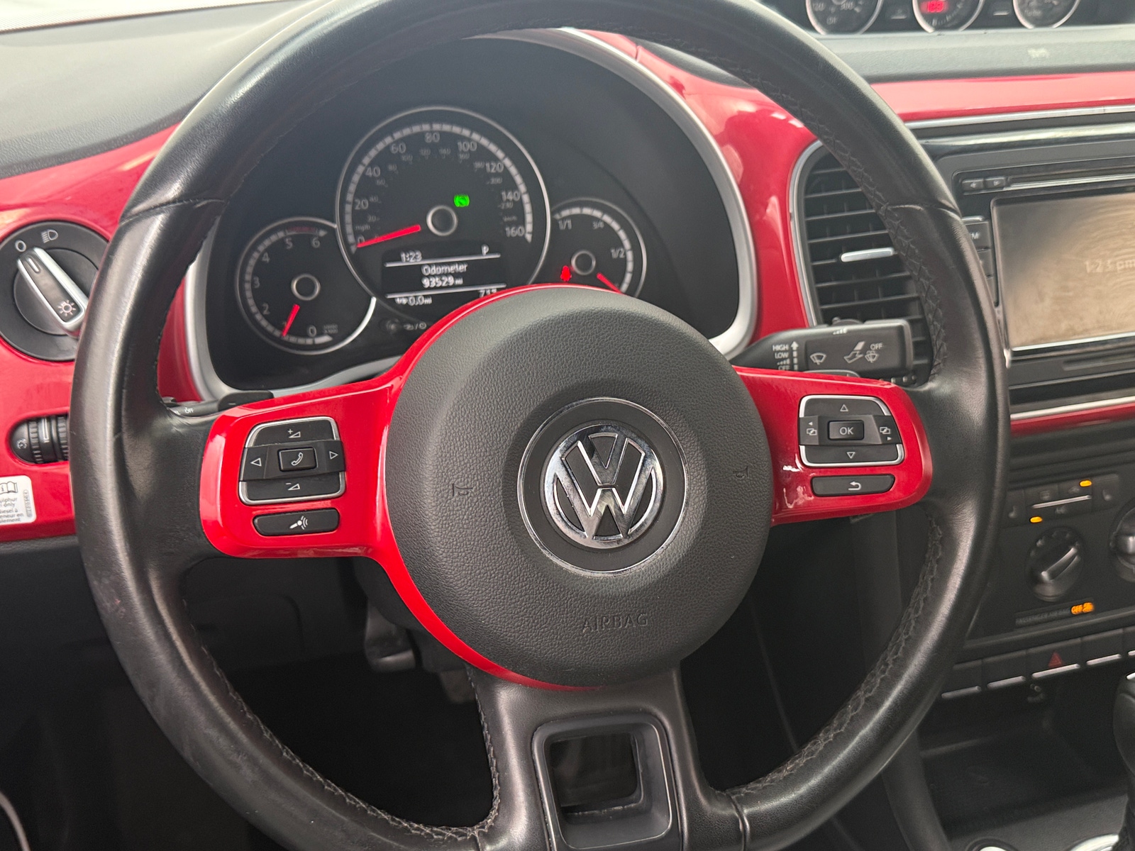 Thumbnail: 2014 Volkswagen Beetle - 4