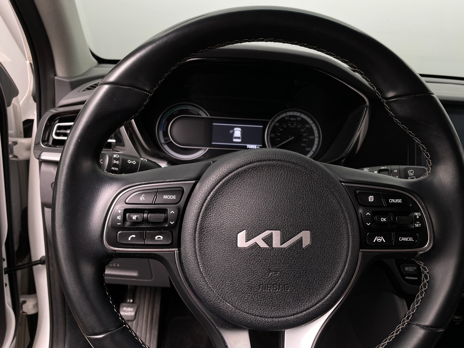 Thumbnail: 2022 Kia Niro - 5