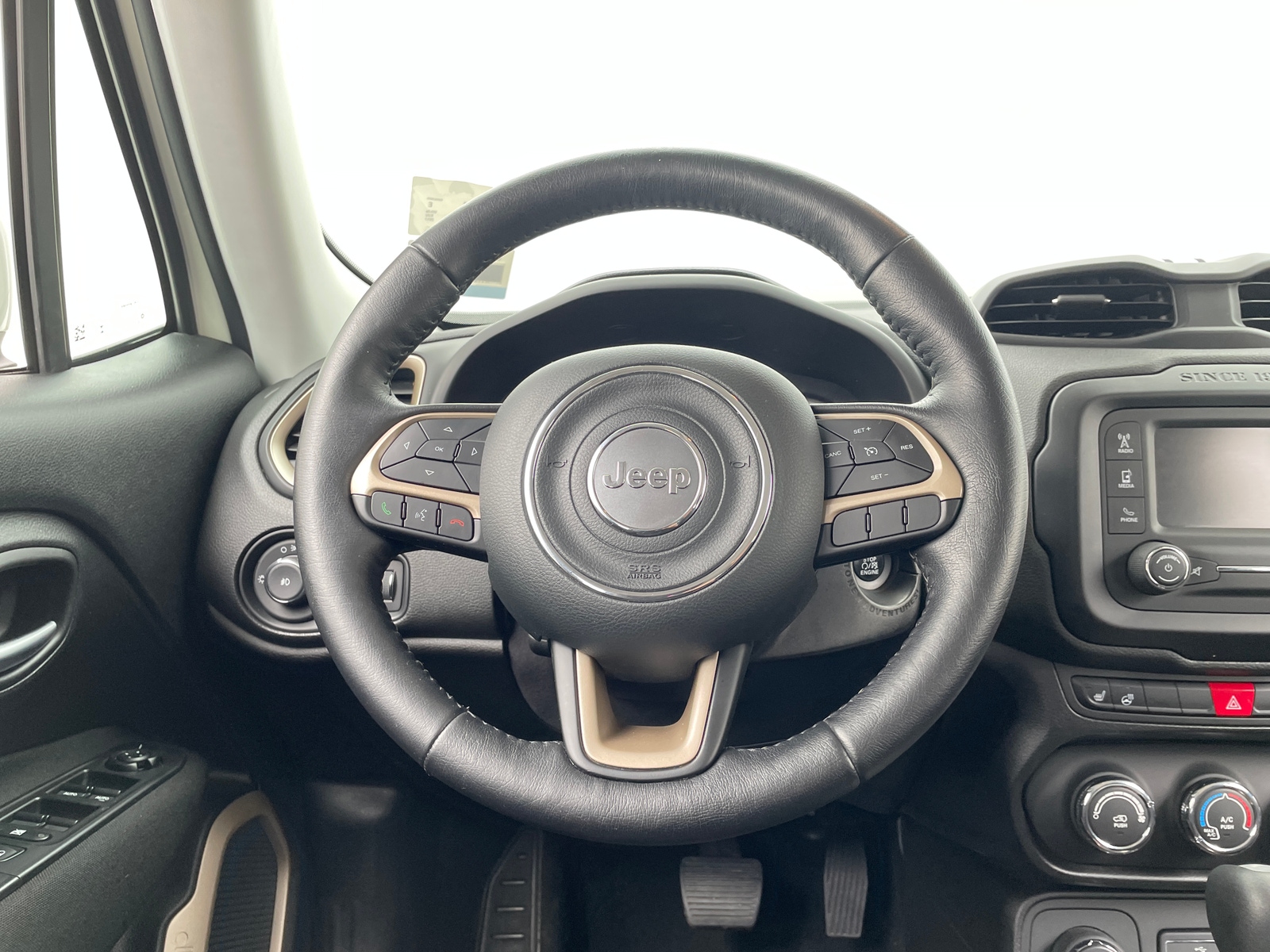 Thumbnail: 2017 Jeep Renegade - 5