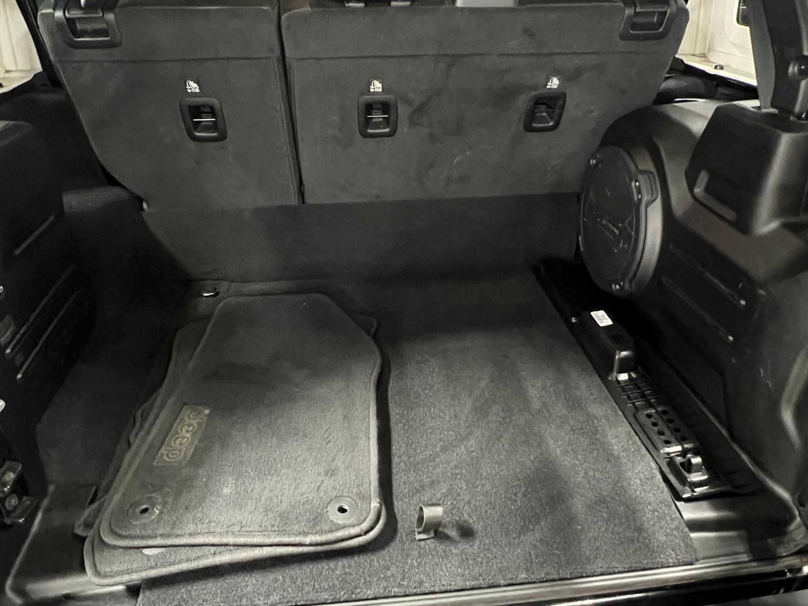 Thumbnail: 2022 Jeep Wrangler - 6