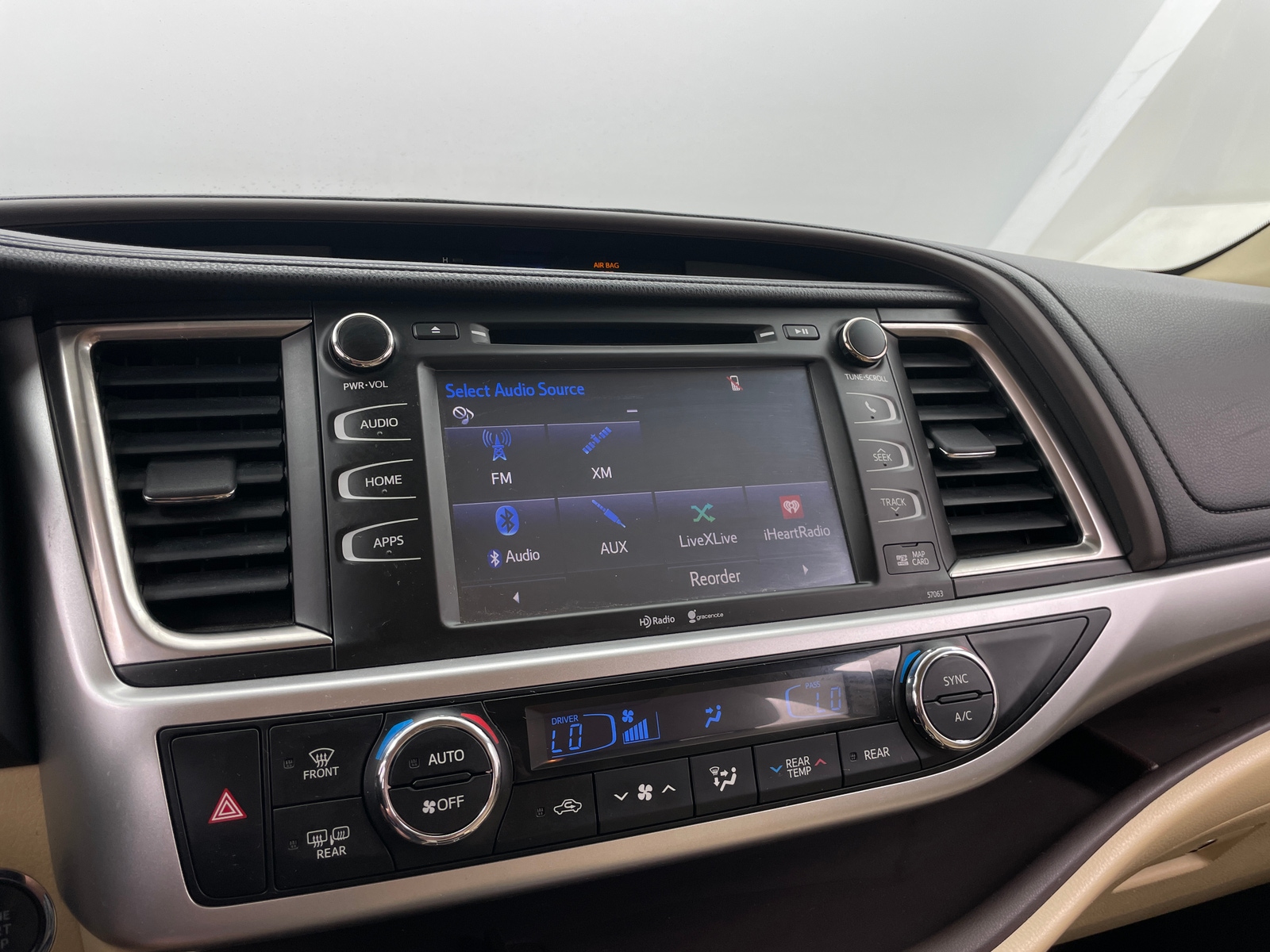 Thumbnail: 2014 Toyota Highlander - 3