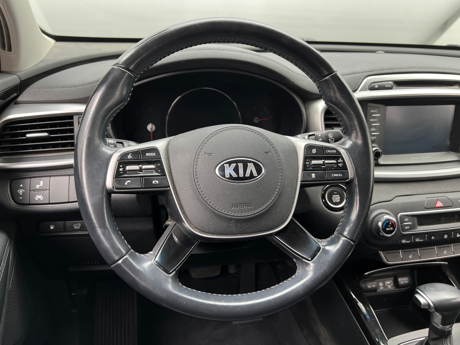 Thumbnail: 2019 Kia Sorento - 4