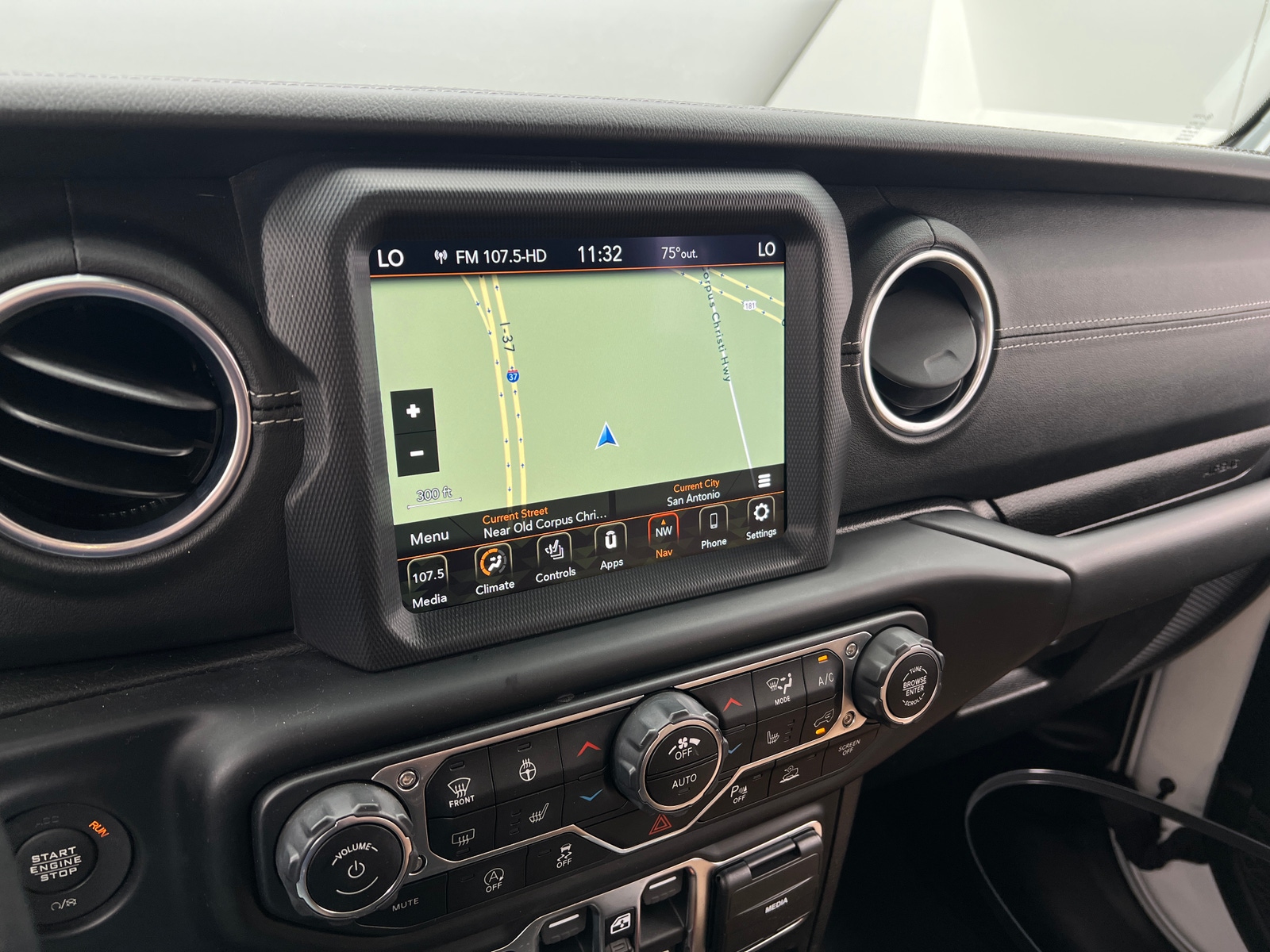 Thumbnail: 2020 Jeep Gladiator - 3