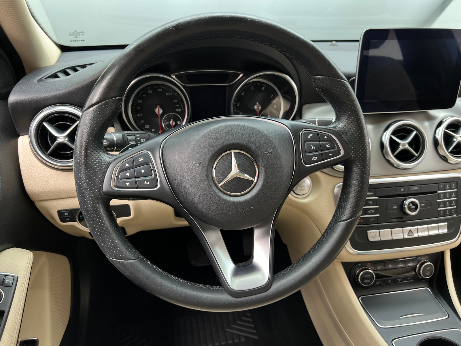 Thumbnail: 2018 Mercedes-Benz GLA - 4