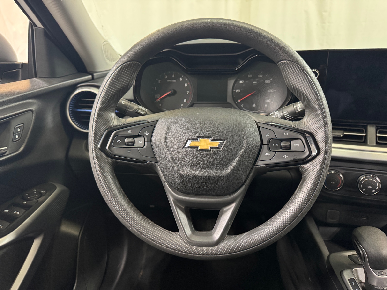 Thumbnail: 2025 Chevrolet Trax - 5