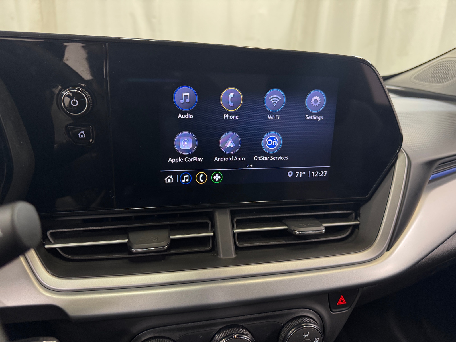 Thumbnail: 2025 Chevrolet Trax - 4