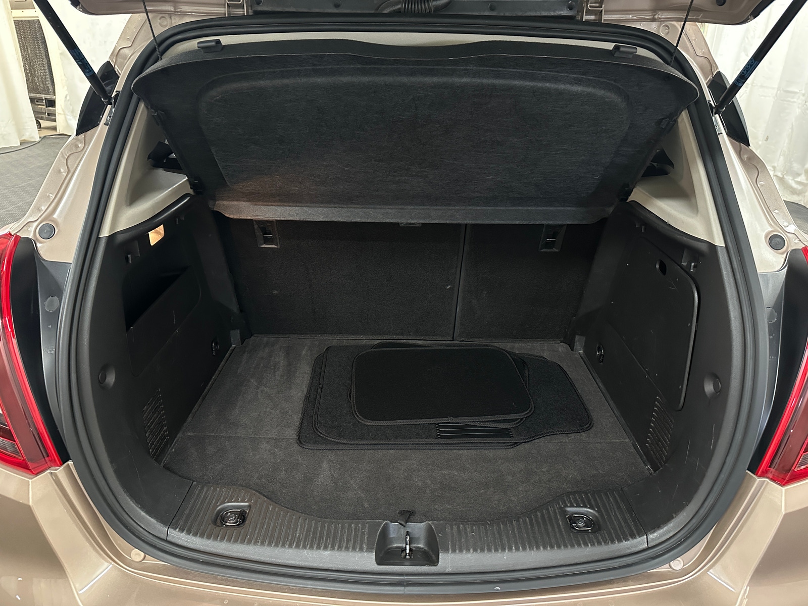 Thumbnail: 2018 Buick Encore - 7