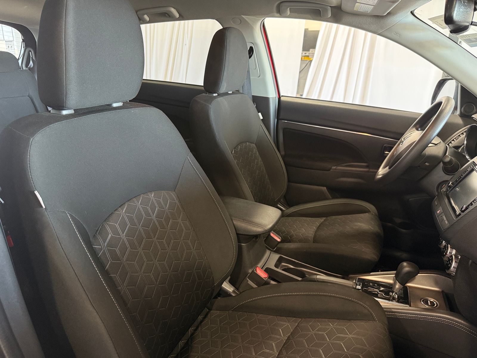 Thumbnail: 2024 Mitsubishi Outlander Sport - 2