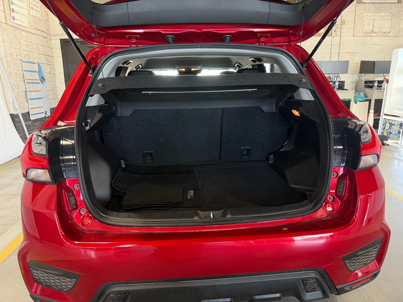 Thumbnail: 2024 Mitsubishi Outlander Sport - 7