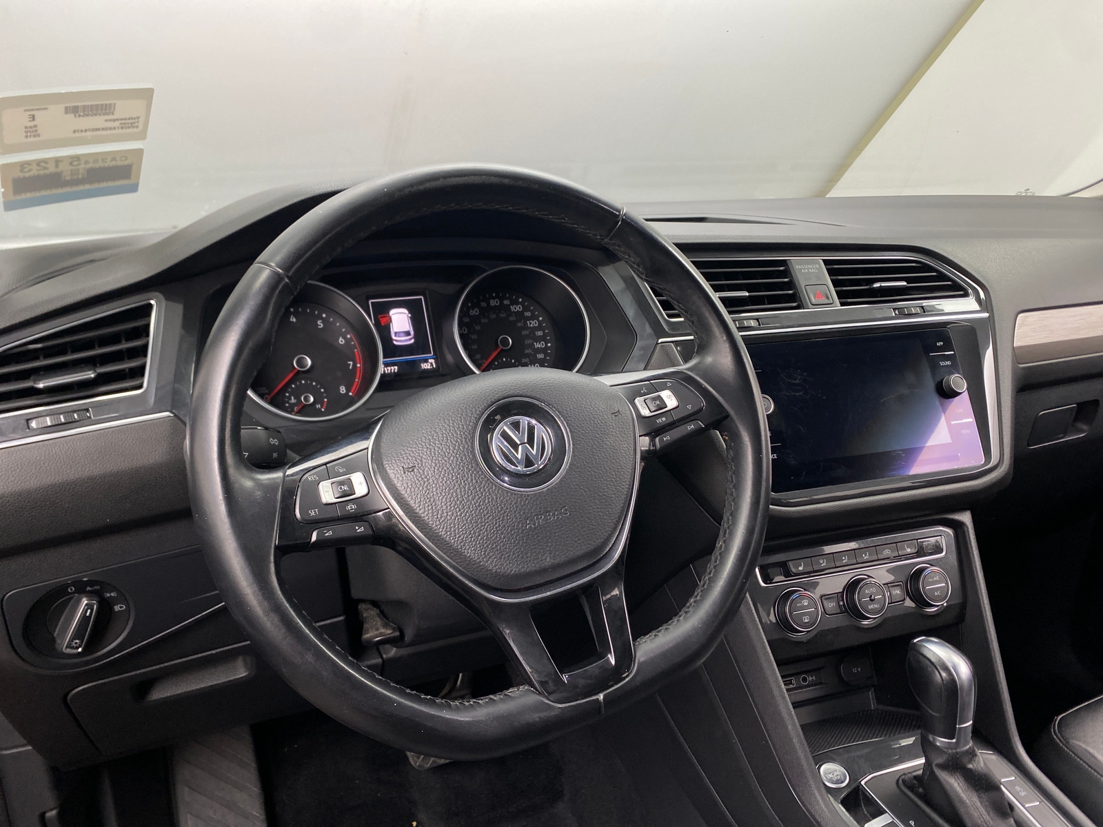 Thumbnail: 2019 Volkswagen Tiguan - 4