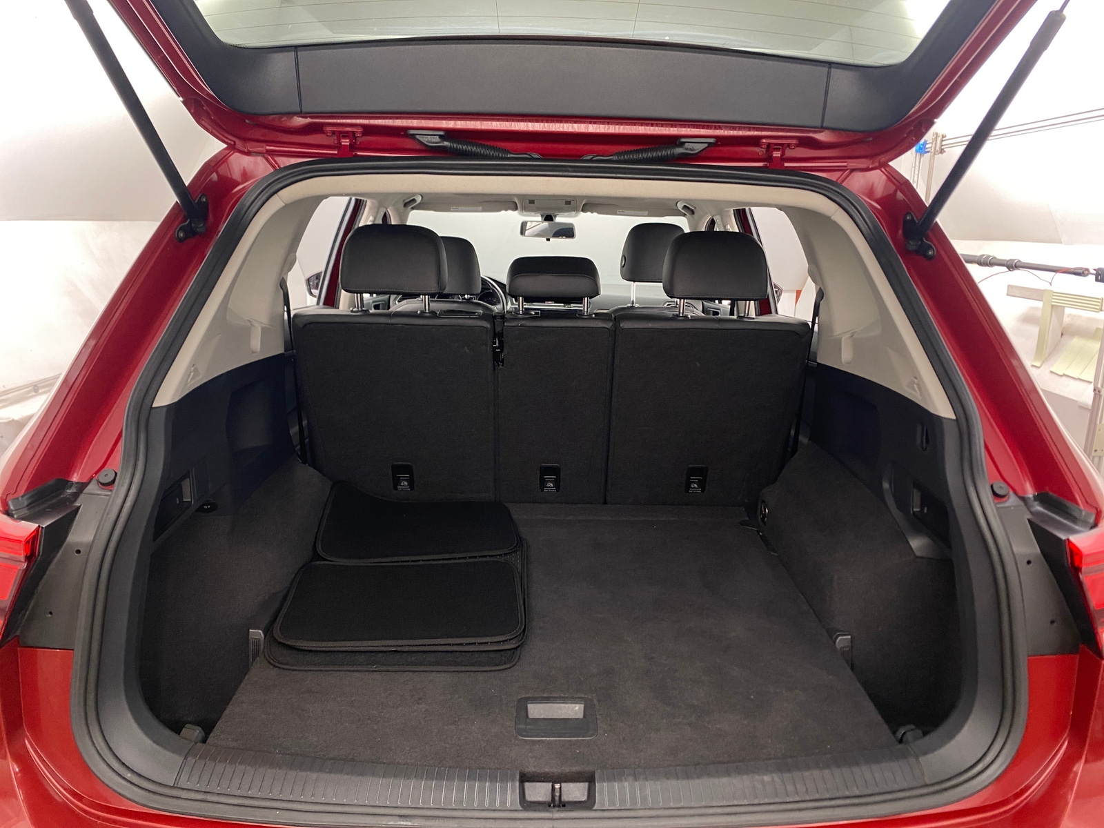 Thumbnail: 2019 Volkswagen Tiguan - 6