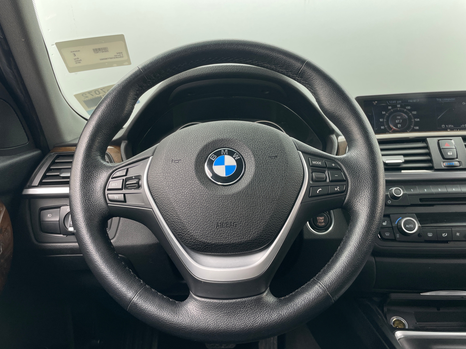Thumbnail: 2015 BMW 3 Series - 4