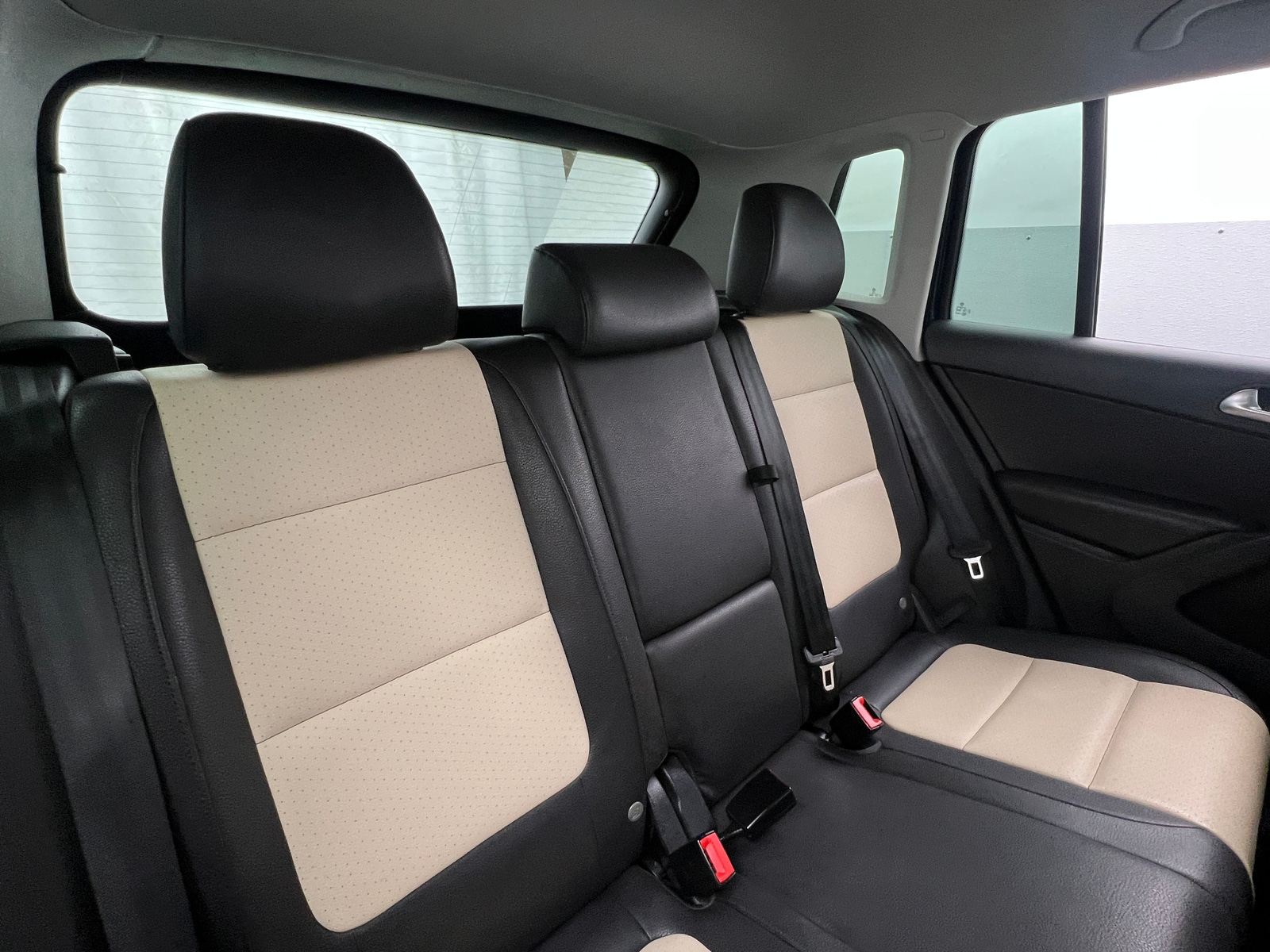 Thumbnail: 2016 Volkswagen Tiguan - 6