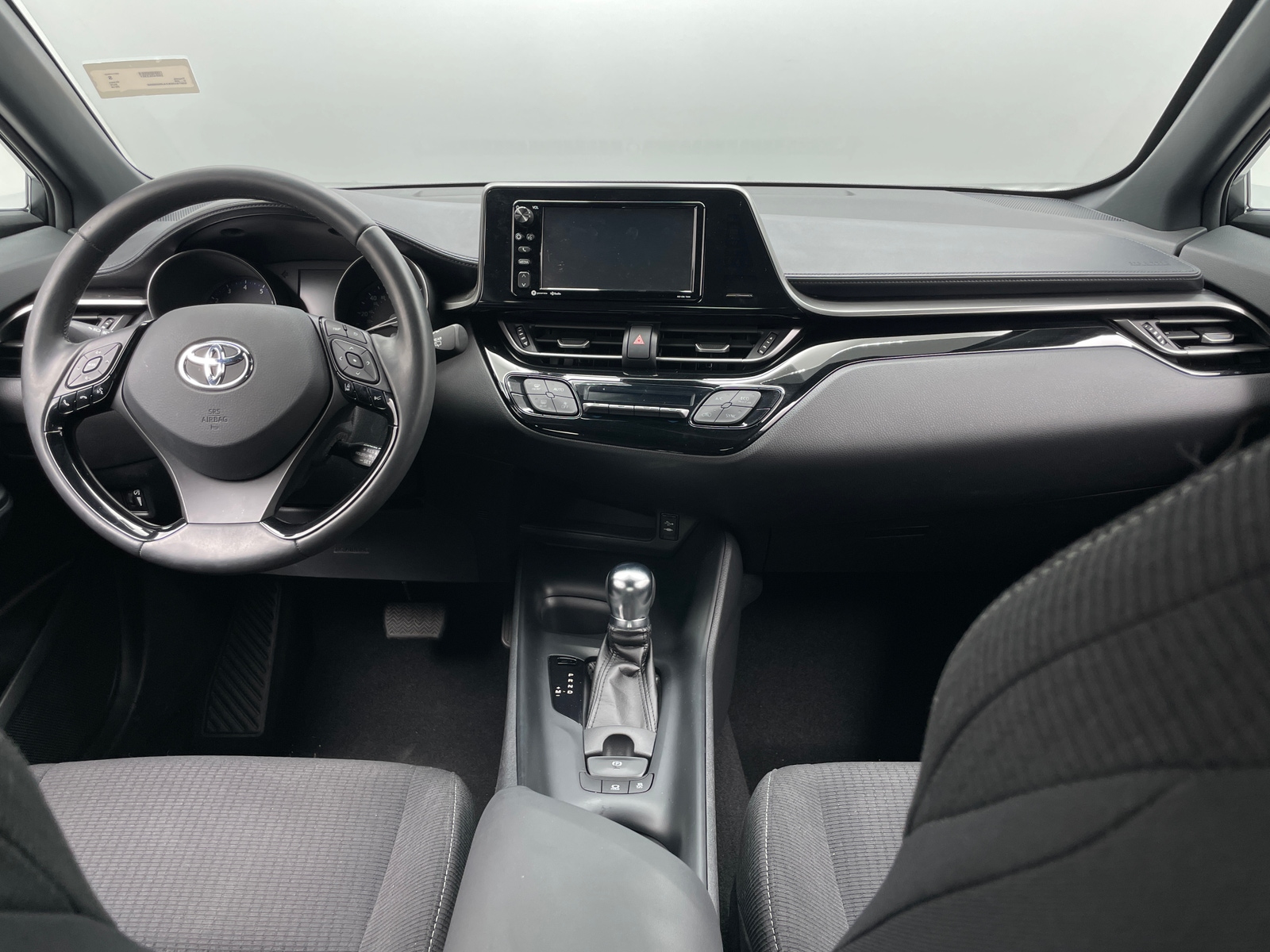 Thumbnail: 2018 Toyota C-HR - 3