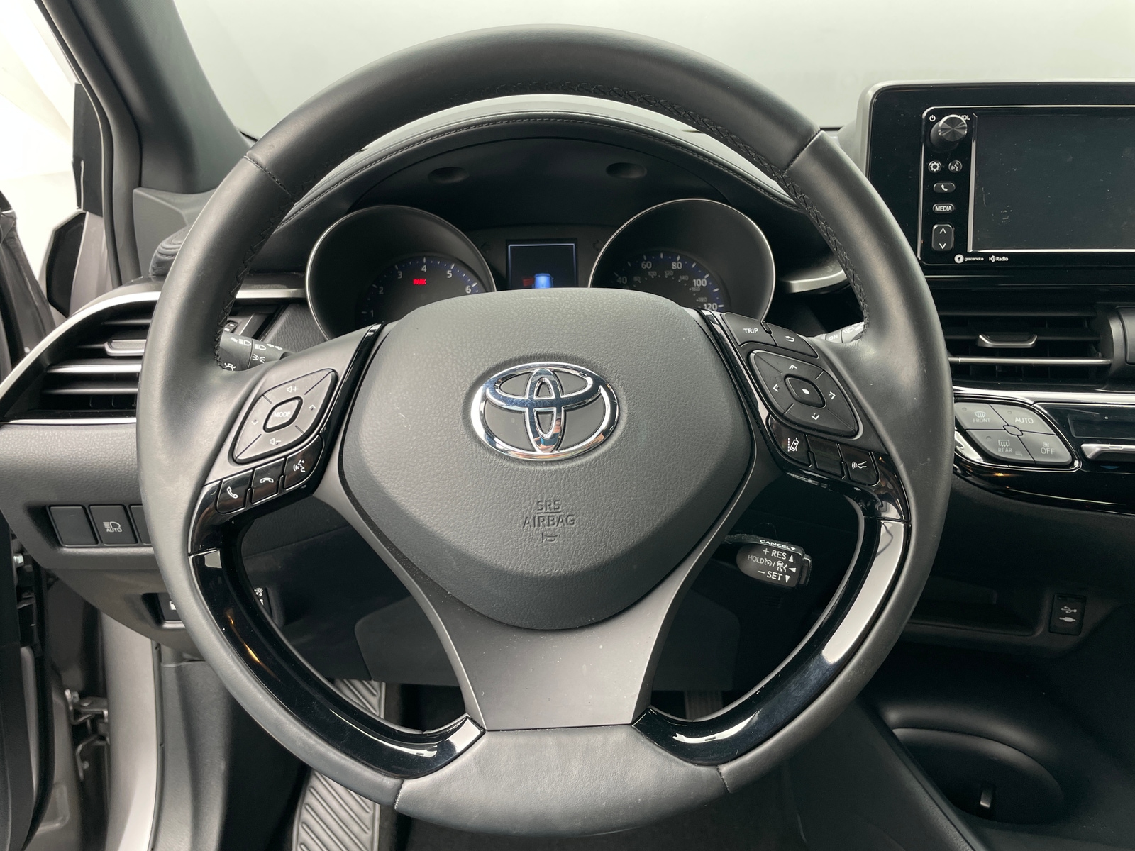 Thumbnail: 2018 Toyota C-HR - 5