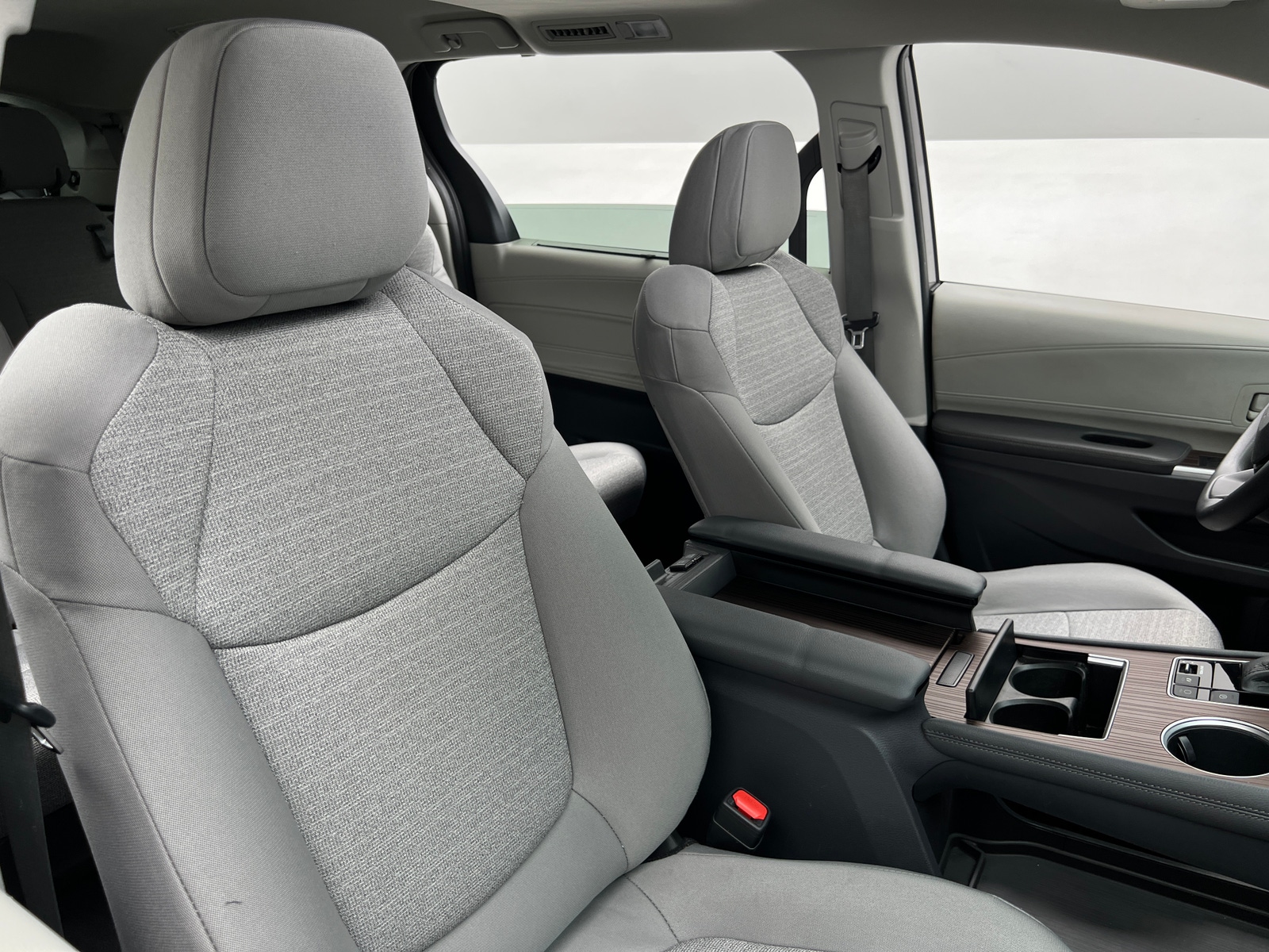 Thumbnail: 2022 Toyota Sienna - 2