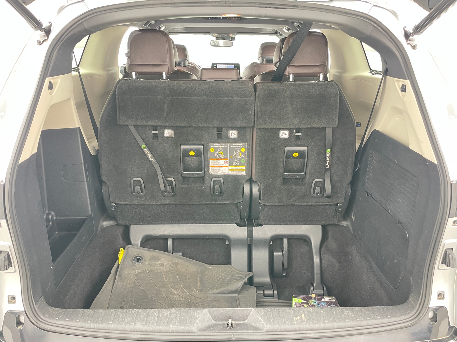 Thumbnail: 2021 Toyota Sienna - 6