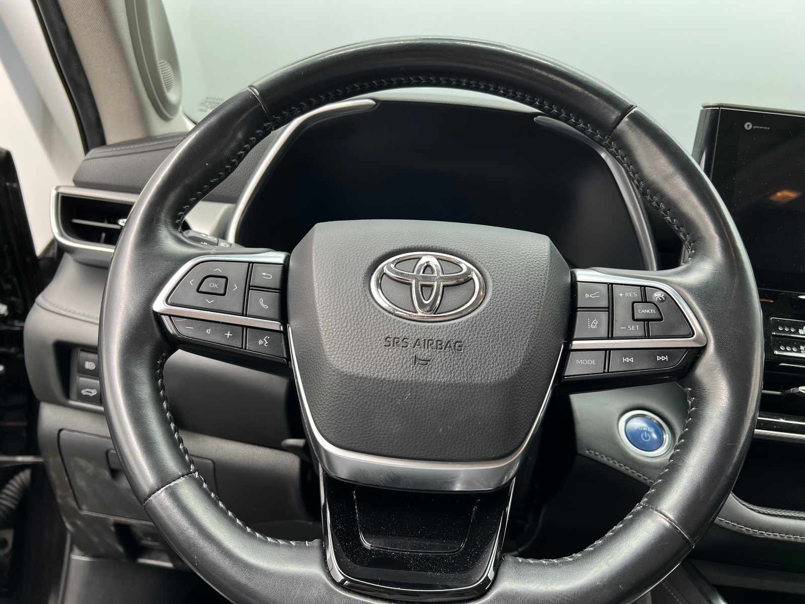 Thumbnail: 2021 Toyota Highlander - 4